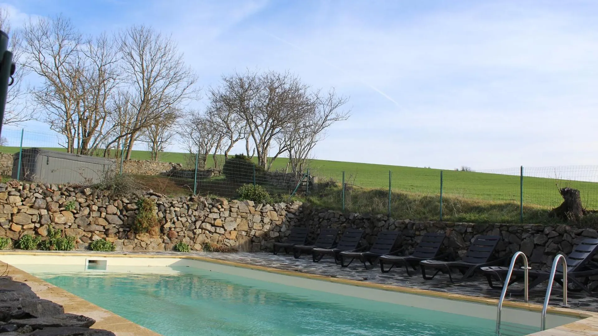 La Voute Du Dragon Spa Piscine 26 Personnes Saint-Privat-du-Dragon France